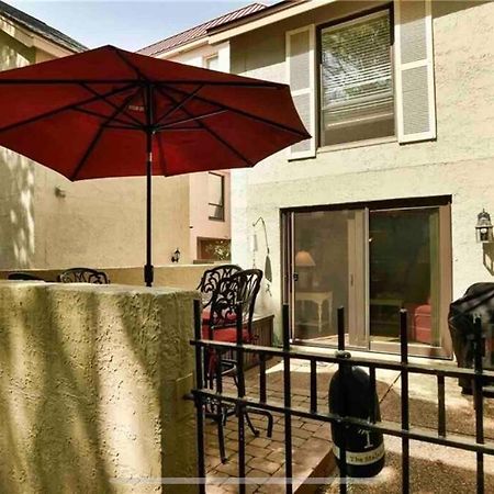 In The Heart Of Harbour Town 2Br 2Ba Pool Access Close To Beach Hilton Head Island Bagian luar foto