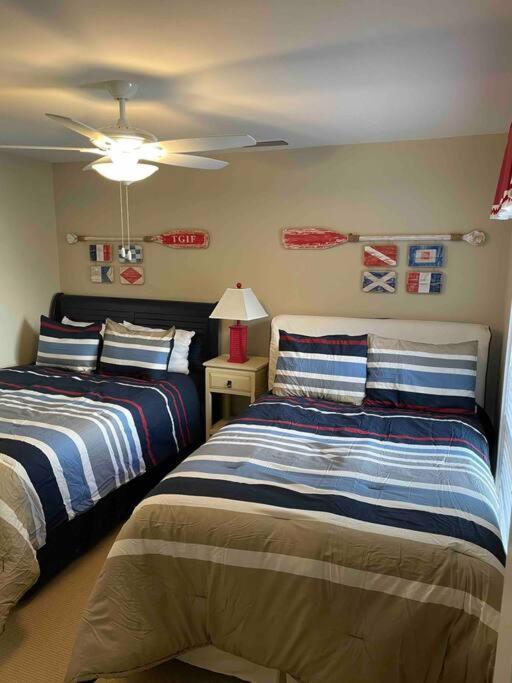 In The Heart Of Harbour Town 2Br 2Ba Pool Access Close To Beach Hilton Head Island Bagian luar foto