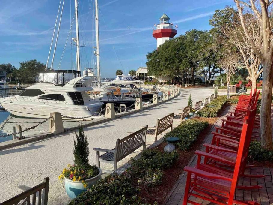 In The Heart Of Harbour Town 2Br 2Ba Pool Access Close To Beach Hilton Head Island Bagian luar foto