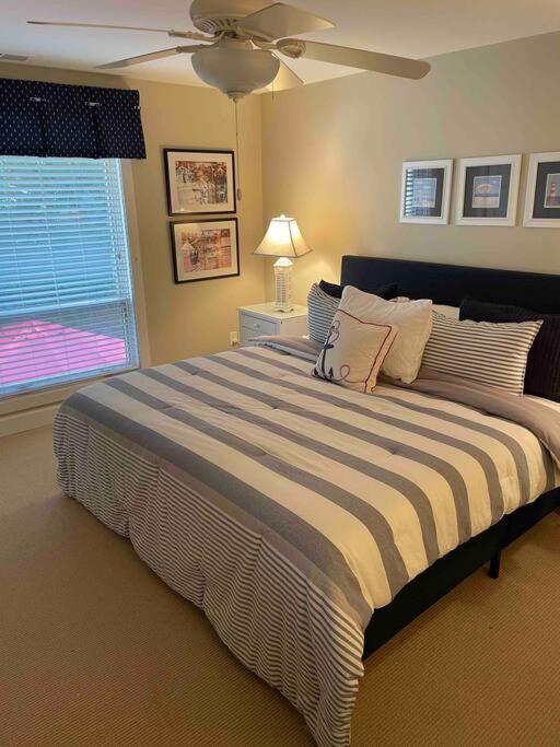 In The Heart Of Harbour Town 2Br 2Ba Pool Access Close To Beach Hilton Head Island Bagian luar foto