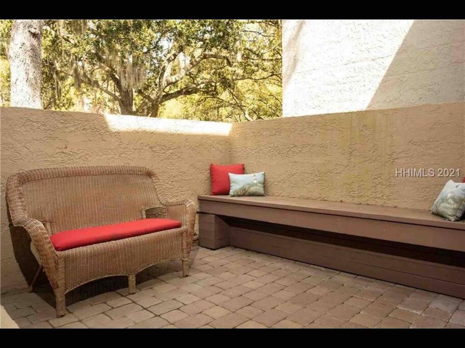 In The Heart Of Harbour Town 2Br 2Ba Pool Access Close To Beach Hilton Head Island Bagian luar foto